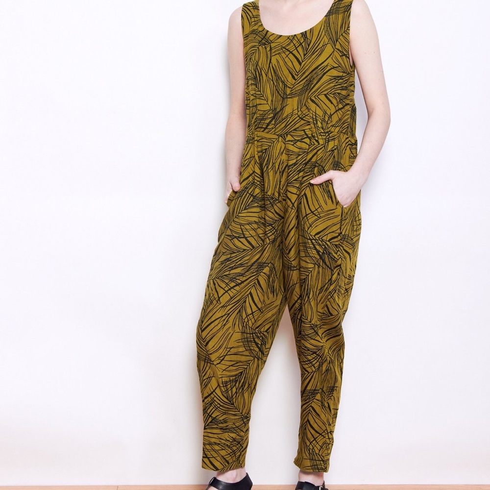 Black Crane Leaf Print Jumpsuit XS